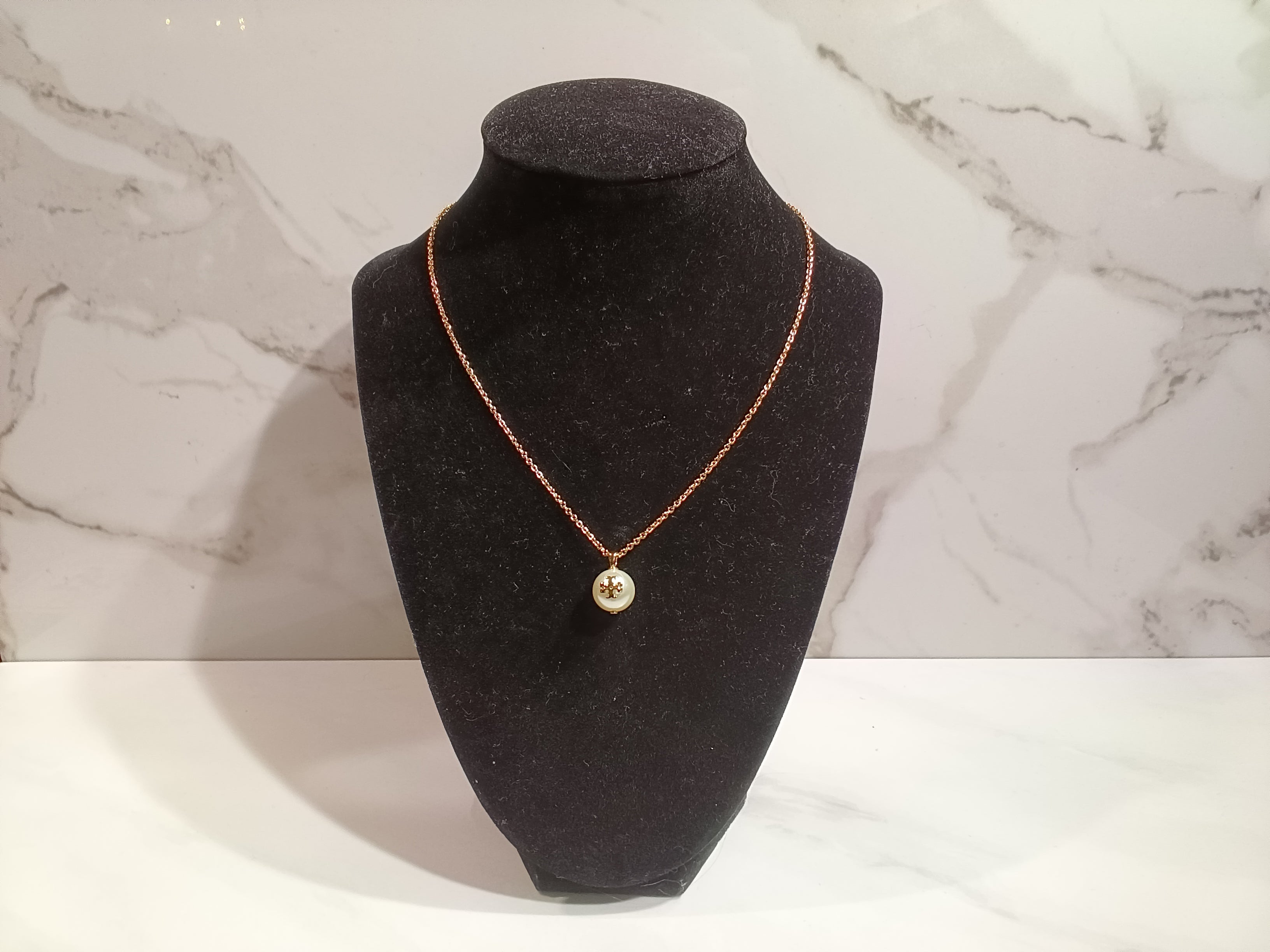 Gold Single Pearl Pendant Necklace