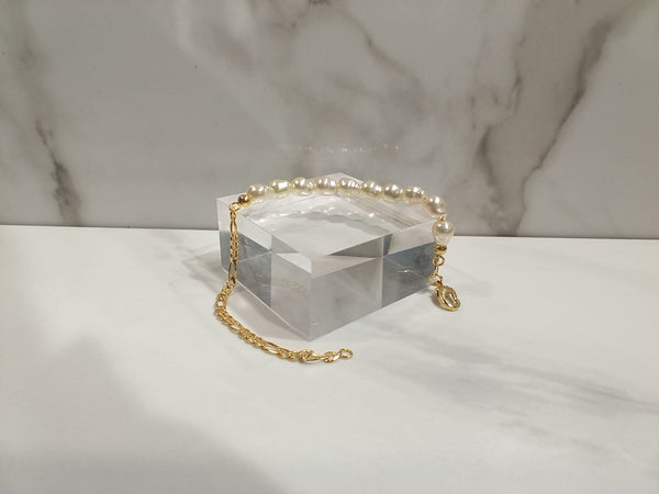 18K Gold Figaro Pearl Bracelet
