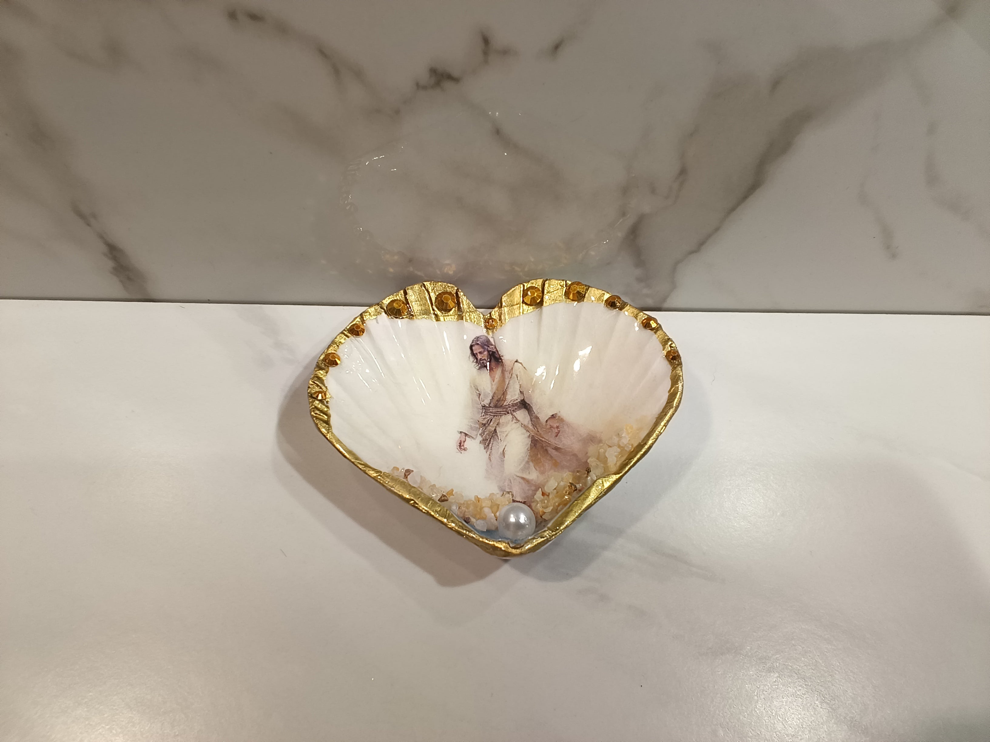Jesus Kneeling in Prayer Heart Shell Art Dish